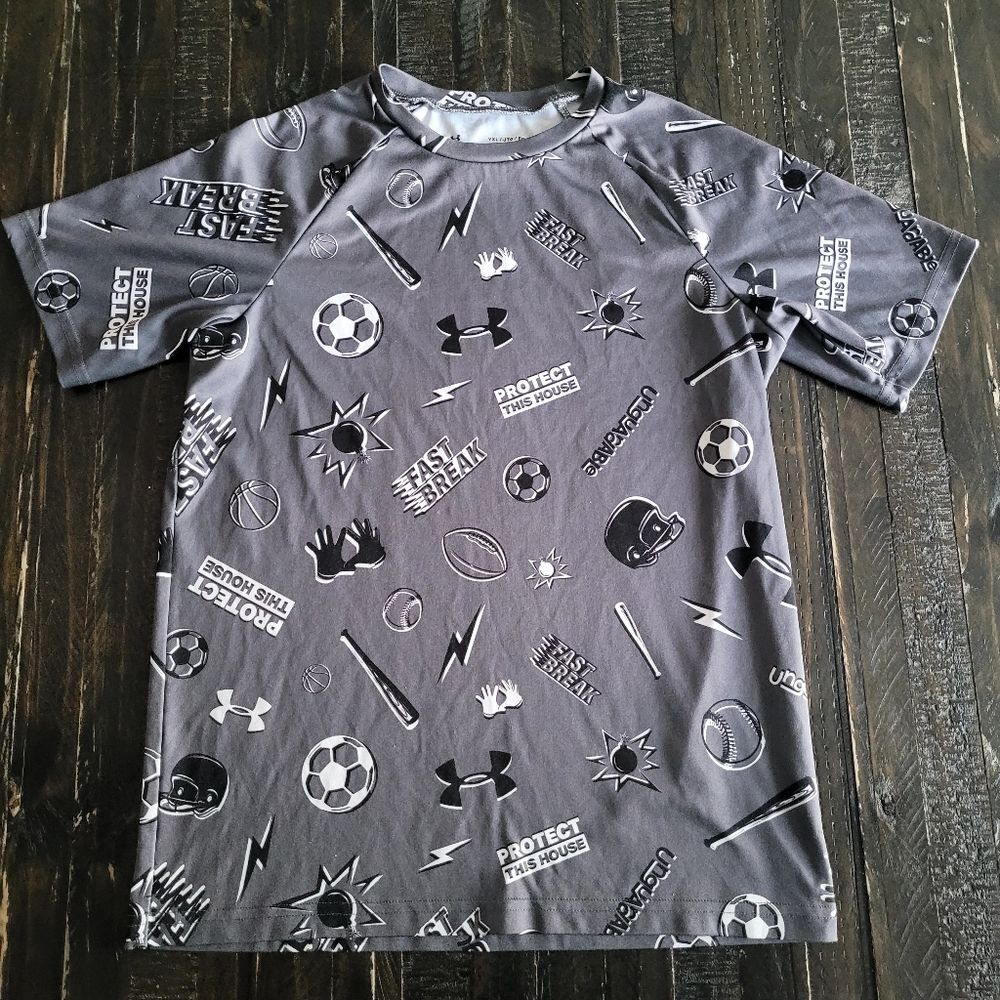 Under Armour Tech Sporty Football Baseball Basketball Print Tee Boys Size YXL